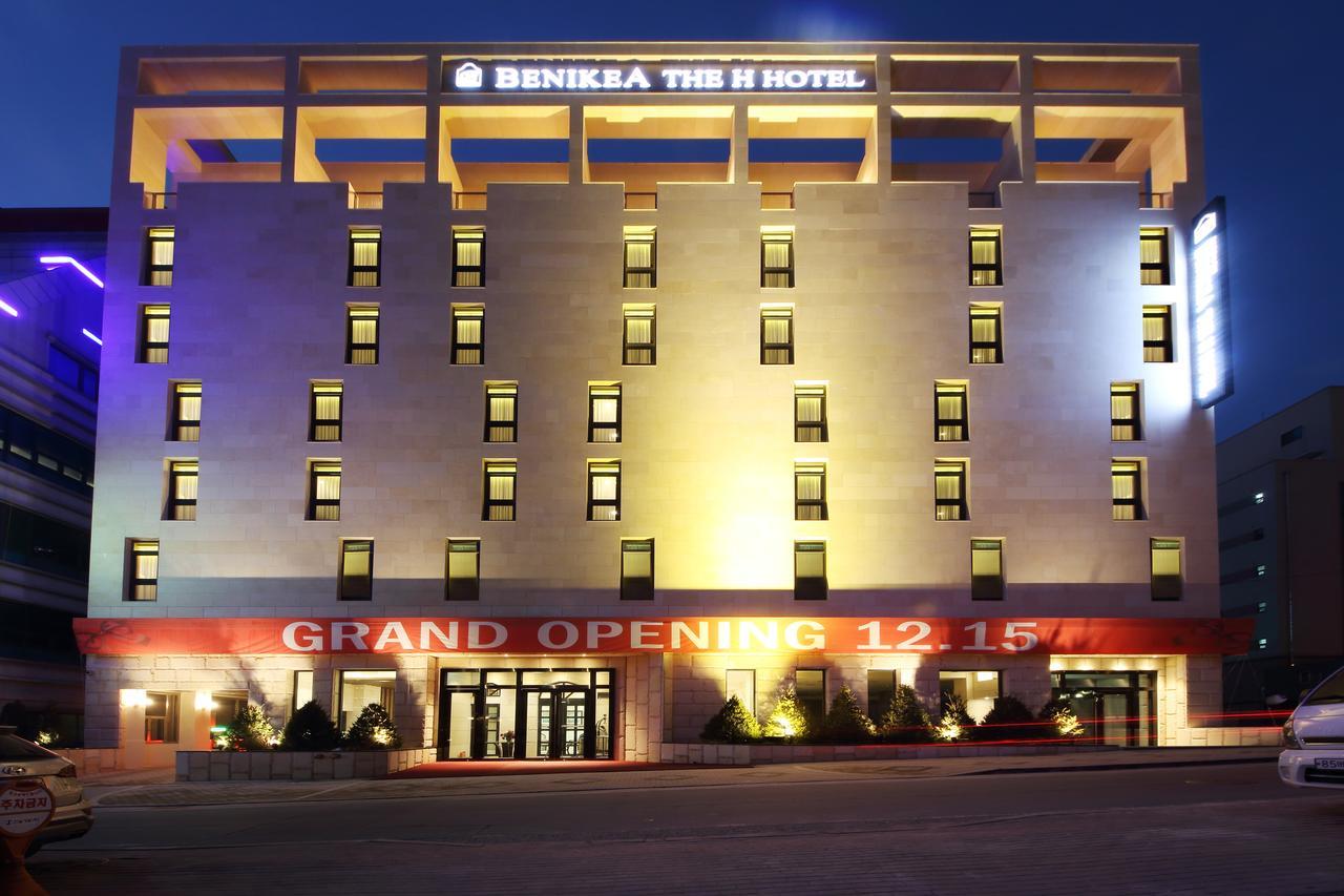 Benikea The H Hotel Hwaseong Exterior photo