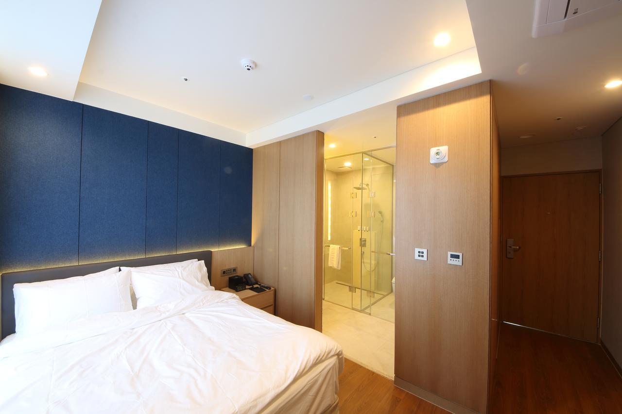 Benikea The H Hotel Hwaseong Exterior photo